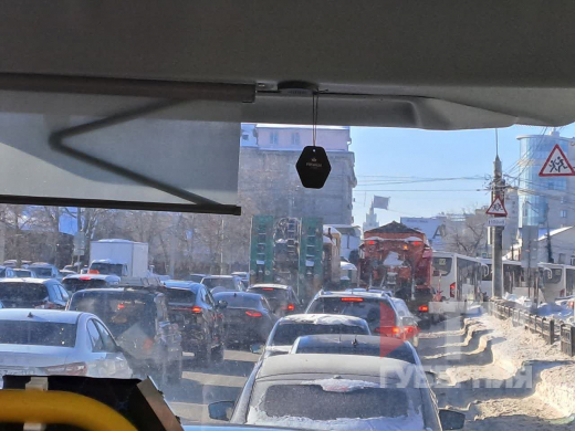 Столкнувшиеся легковушки затруднили движение в центре Воронежа