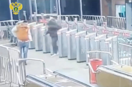 Разбившего створку турникета вандала задержали в метро в Москве