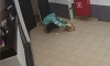 Москвичам доставили повалявшуюся на полу в подъезде пиццу
