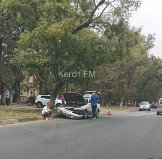 Утро в Керчи началось с аварии