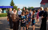Семья с 36 детьми получила от воронежских властей мини-вен «Соболь»