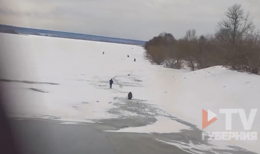 На тонком льду водохранилища воронежцы заметили рыбаков