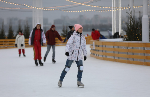 Воронежцам напомнили график работы главного городского катка в праздники