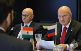 Глава МЧС России Александр Куренков и Главный секретарь офиса Премьер-министра Республики Индия доктор Мишра Прамод Кумар обсудили вопросы сотрудничества