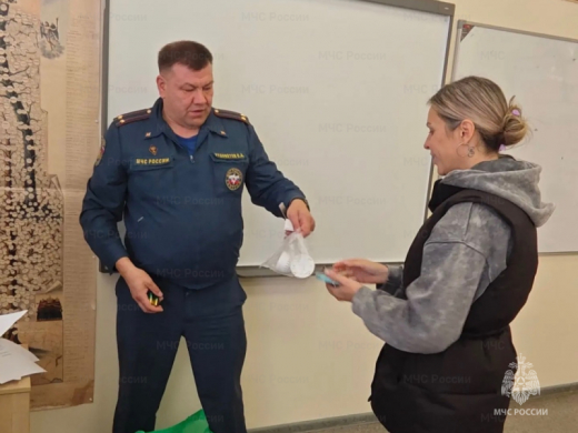В Балашихе многодетным семьям вручают пожарные извещатели