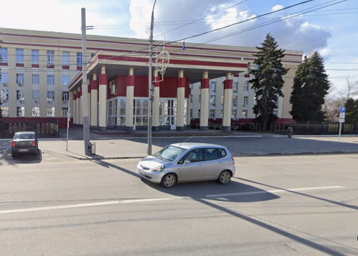 Воронежцев предупредили о скоплении пожарных машин у главного корпуса ВГУ