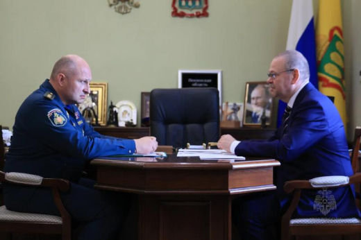 Главы МЧС России Александр Куренков и Пензенской области Олег Мельниченко обсудили меры по защите населения