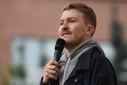 Комика-иноагента не оштрафуют. Мосгорсуд решил, что Данила Поперечный ни в чем не виноват