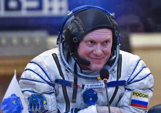 «В космосе человек всегда на стреме». Космонавт Олег Артемьев — о мечтах, полетах и возвращениях на Землю