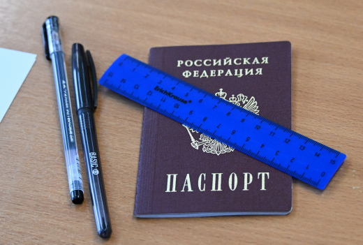 Министр просвещения Кравцов поздравил сдавшую ЕГЭ на 500 баллов москвичку