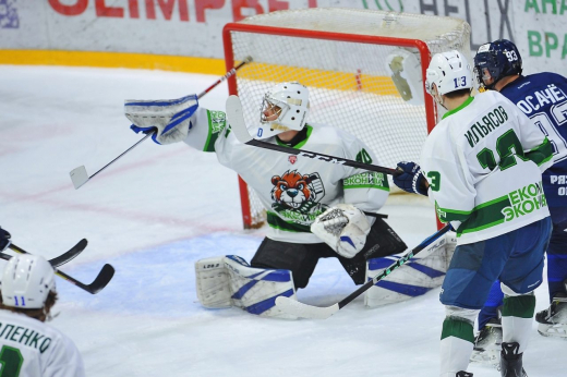 Хоккеисты из Боброва дважды обыграли самарцев