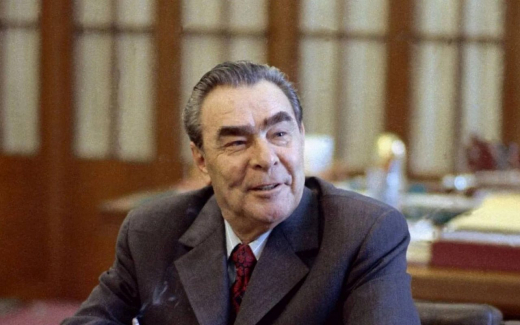 Отец секретаря Госсовета РФ Алексея Дюмина поставит памятник Леониду Брежневу в Курской области