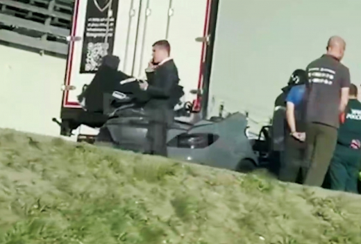 Shot: Mercedes начинающего рэпера раздавило в ДТП в Новой Москве