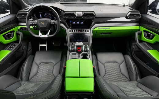 Россияне заплатят 5 млрд рублей налога на люксовые автомобили за 2024 год