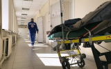 В Подмосковье к врачам обратился мужчина из-за застрявшей на пенисе гайке