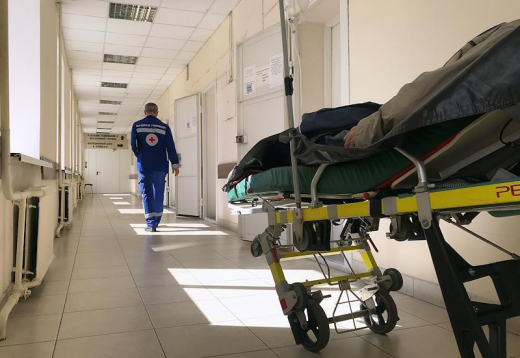 В Подмосковье к врачам обратился мужчина из-за застрявшей на пенисе гайке