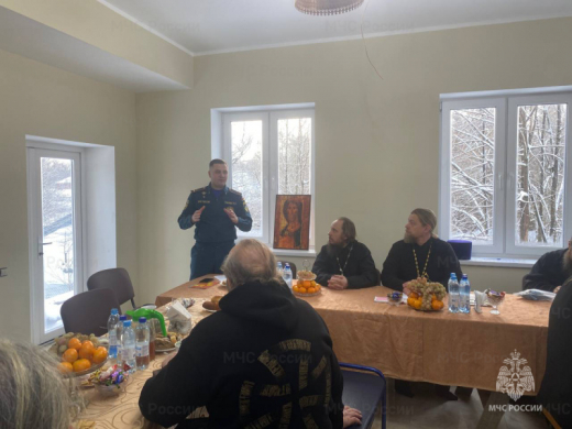 Противопожарный инструктаж проведен со священнослужителями Чехова