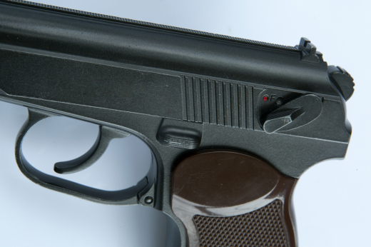 В Москве мужчина расстрелял трех хулиганов на автобусной остановке