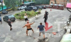Безумная драка двух семей за парковку попала на видео в Воронеже