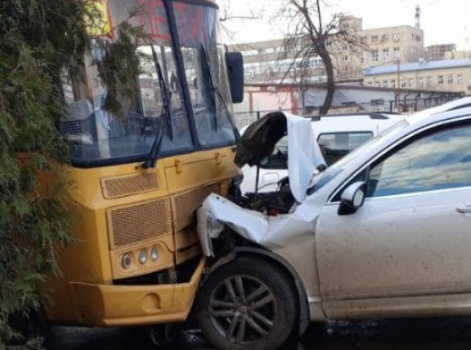 Стали известны подробности смертельного ДТП со школьным автобусом в Воронеже