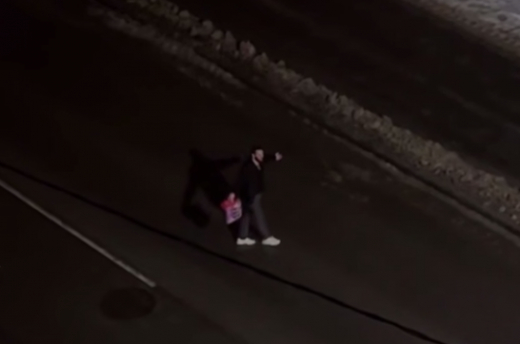 Разочаровавшийся в жизни воронежец бросался под машины и попал на видео