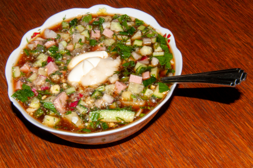 Большинство россиян предпочитает окрошку на квасе