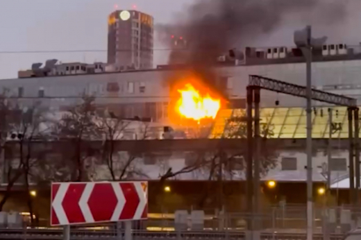 Сильный пожар вспыхнул утром 25 декабря в БЦ «Варшавская плаза» на юге Москвы