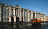 Москвичек выставили из Эрмитажа за внешний вид. Они были слишком красивыми