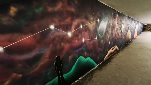 Космическими рисунками украсили многострадальный подземный переход в Воронеже