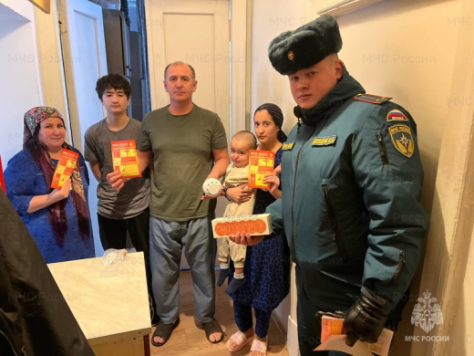 Сотрудники МЧС России поздравили многодетные семьи Люберец