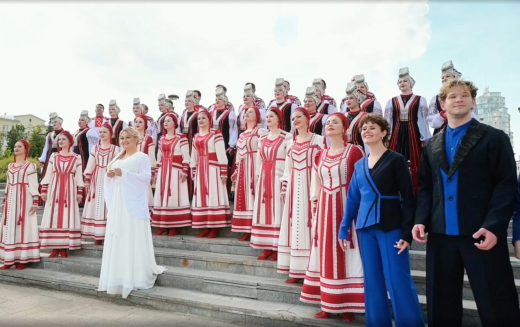 Воронежские артисты провели концерт на Советской площади в День России