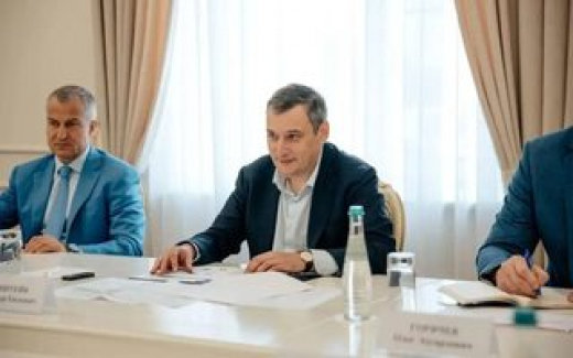 Курский губернатор Хинштейн уехал на реабилитацию после январского ДТП