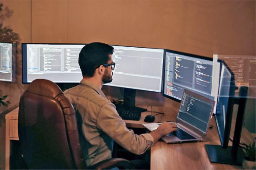 Разработка ПО собрала 40% добавленной стоимости