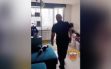 В Москве полицейские спасли девушку от падения с 20 этажа