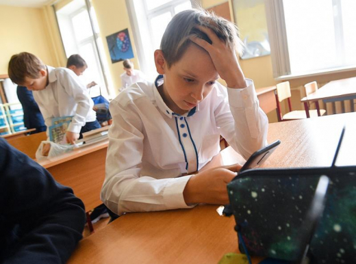 Мошенники звонят детям под видом представителей приемной комиссии школы