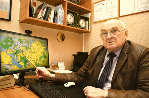 Губернатор поздравил главного воронежского синоптика с юбилеем