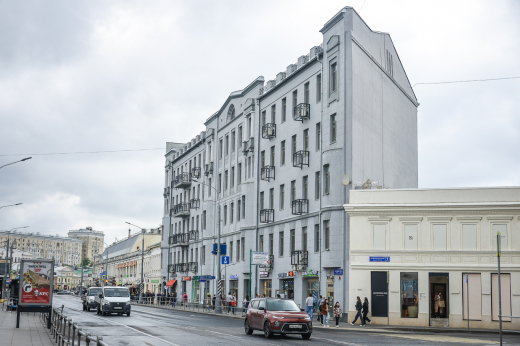 Риелтор оценил стоимость квартиры в историческом доме в центре Москвы