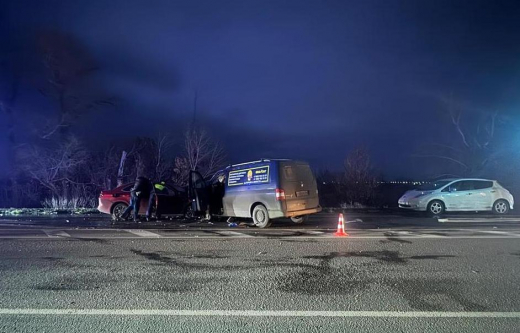 Седан вылетел на встречку и врезался в микроавтобус под Воронежем: есть погибший