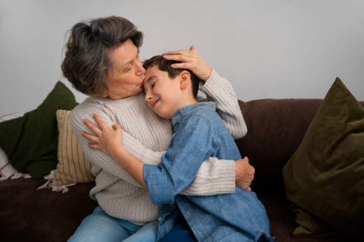 Воронежского мальчика, которого похитила его бабушка, готовятся перевезти из Греции