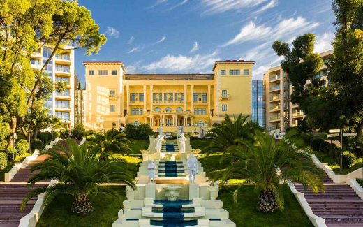 Группа ВТБ выставила на продажу отель Swissotel Resort Сочи Камелия за 10 млрд рублей