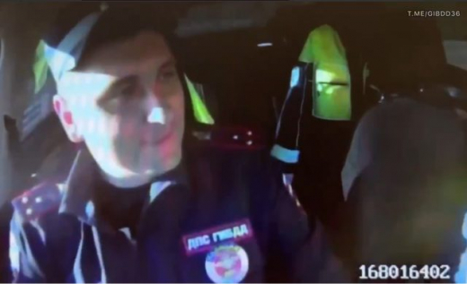 Воронежские госавтоинспекторы помогли будущей маме добраться до роддома