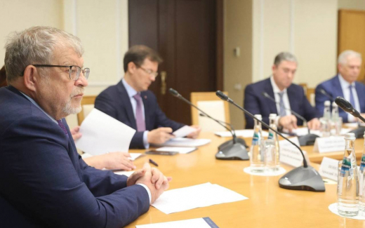 Аркадий Пономарев в Госдуме обсудил усиление контроля качества молочной продукции
