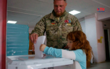 Воронежский участник спецоперации пришёл на выборы вместе со всей семьёй