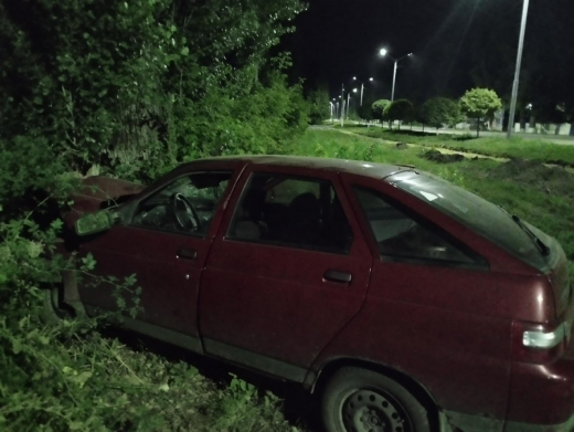Пьяная автомобилистка с ребёнком в салоне вылетела на ВАЗе в кювет в Воронежской области
