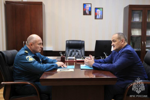 Первые лица МЧС России Александр Куренков и Республики Дагестан Сергей Меликов оценили готовность региона к предстоящим сезонным рискам