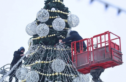 На 20% больше: 180 тыс. воронежцев посетили новогоднюю площадь Ленина, несмотря на эвакуации